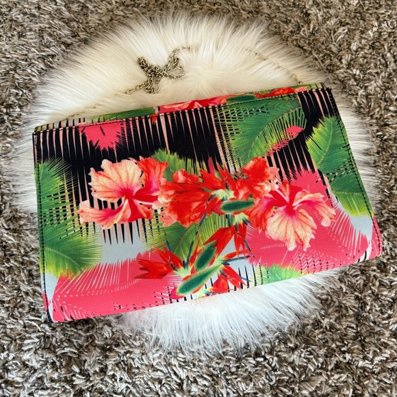 Aldo Tropical Print Women's Clutch NWT - Picture 2 of 4